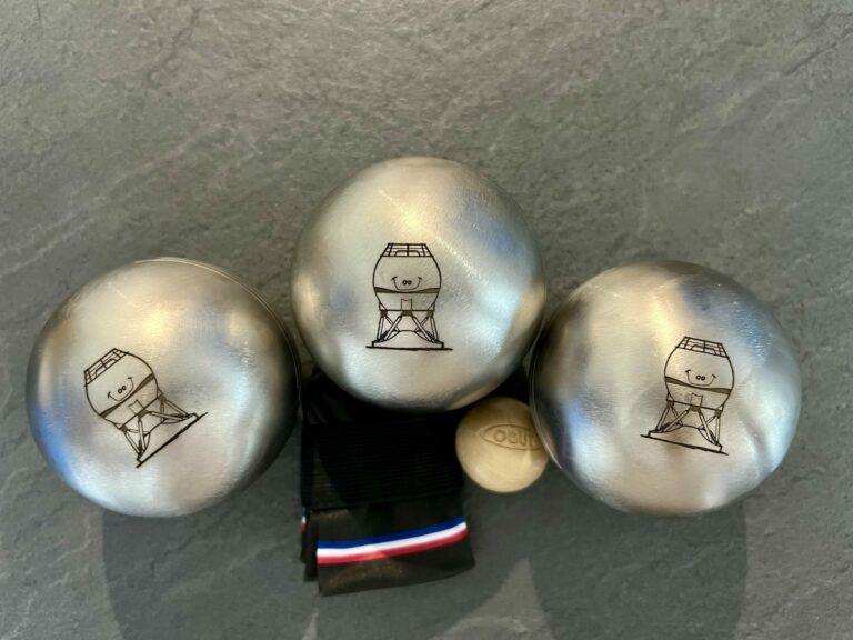 Gravure sur boule de pétanque