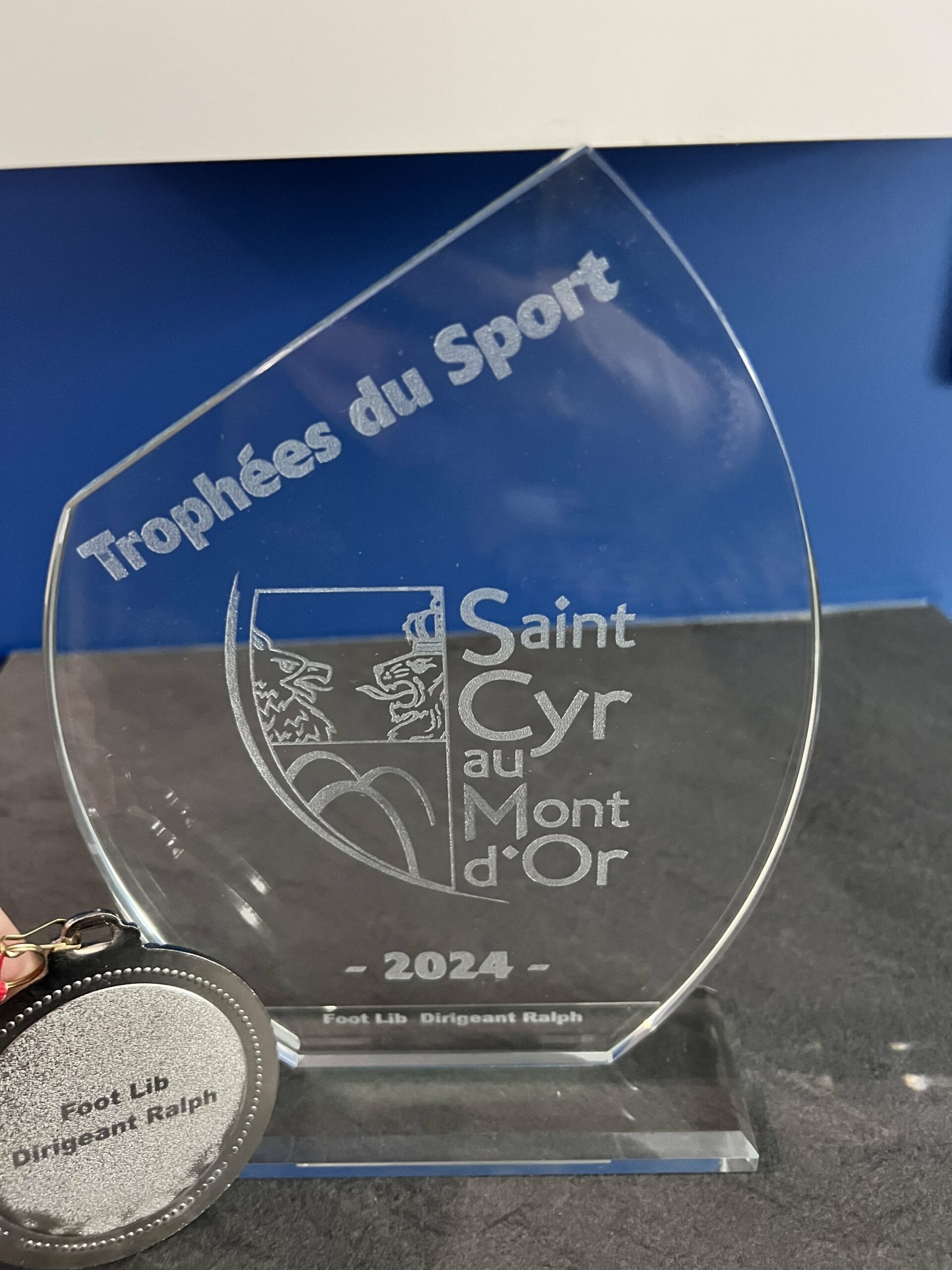 Gravure sur trophée en verre